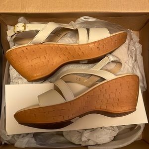 Athena Alexander Wedges - 7.5